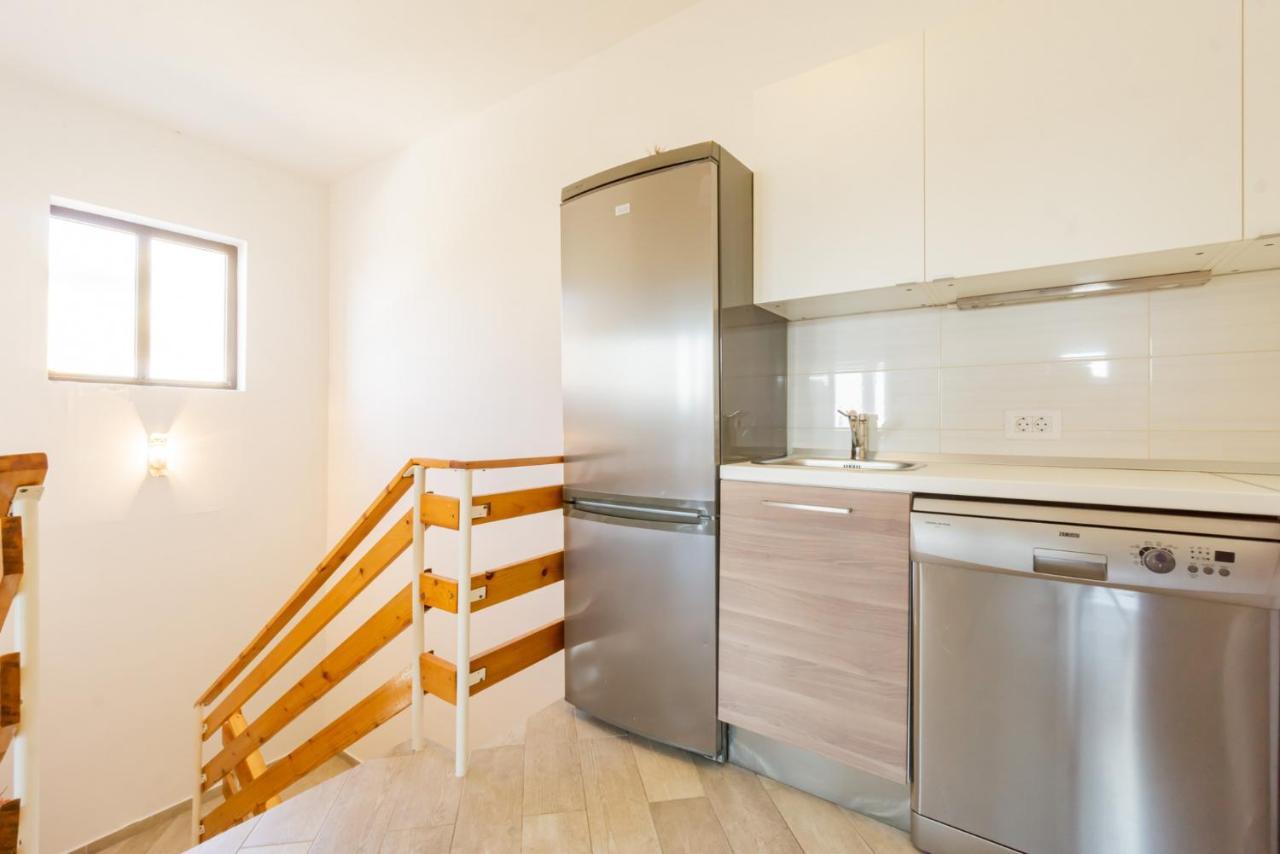 Appartement Kob Orog Good Location With Sea Views And Modern Decor à Metajna Extérieur photo