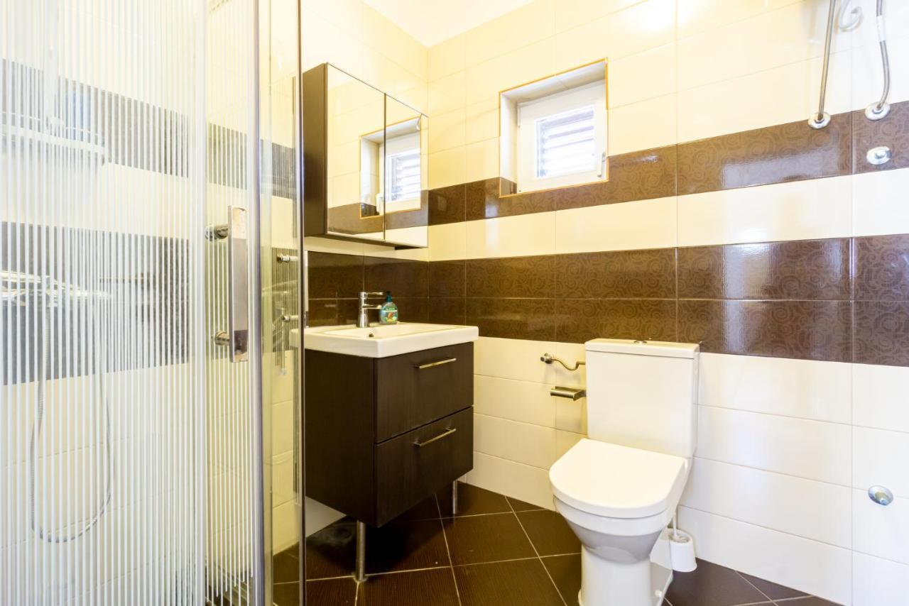Appartement Kob Orog Good Location With Sea Views And Modern Decor à Metajna Extérieur photo
