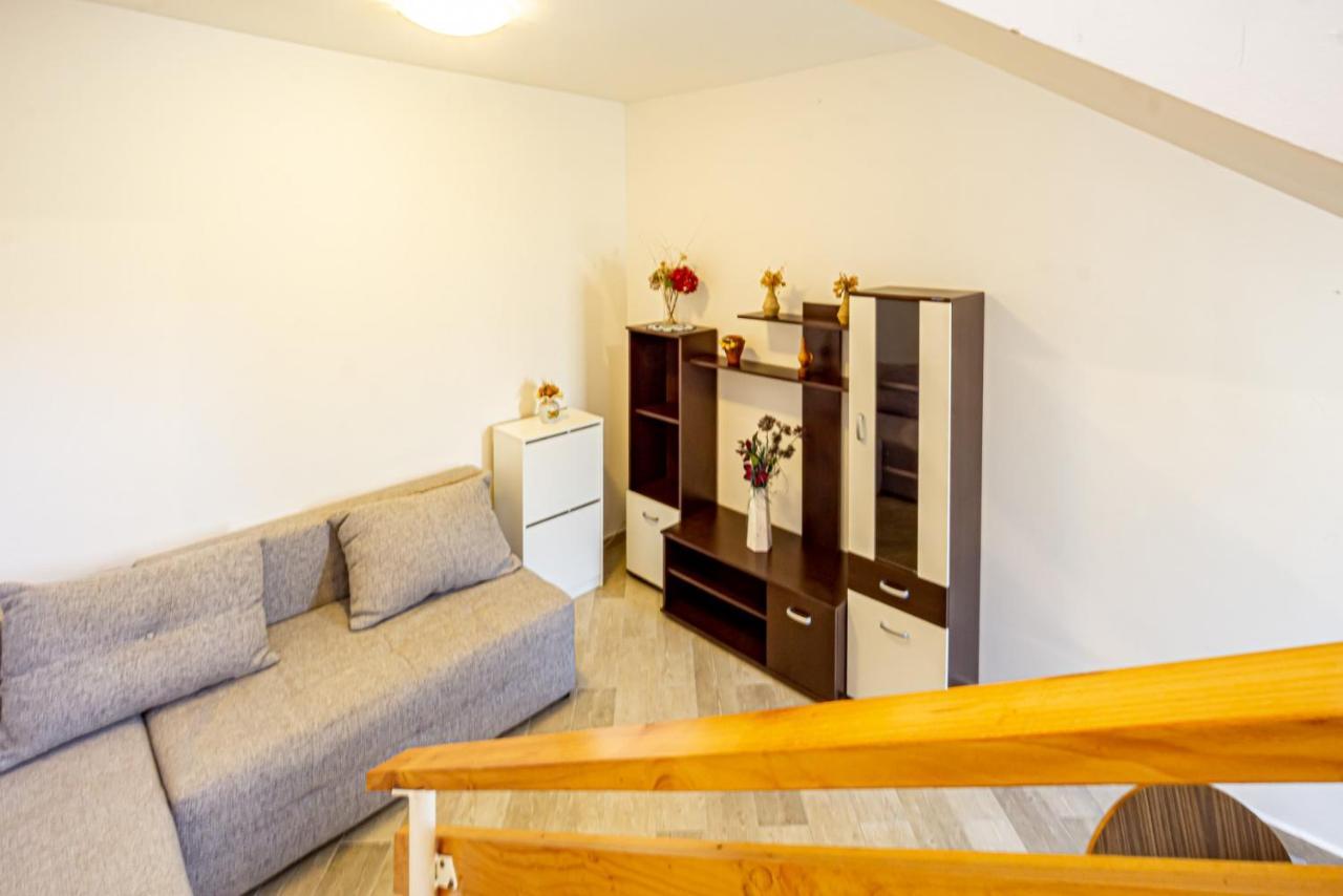 Appartement Kob Orog Good Location With Sea Views And Modern Decor à Metajna Extérieur photo