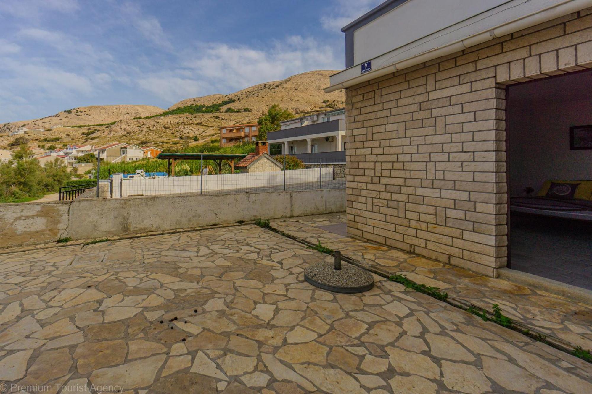 Appartement Kob Orog Good Location With Sea Views And Modern Decor à Metajna Extérieur photo